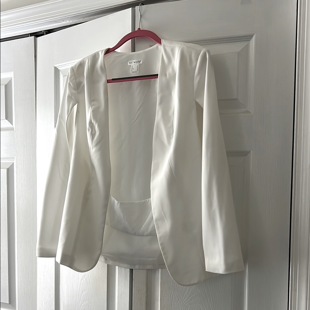 White cape
